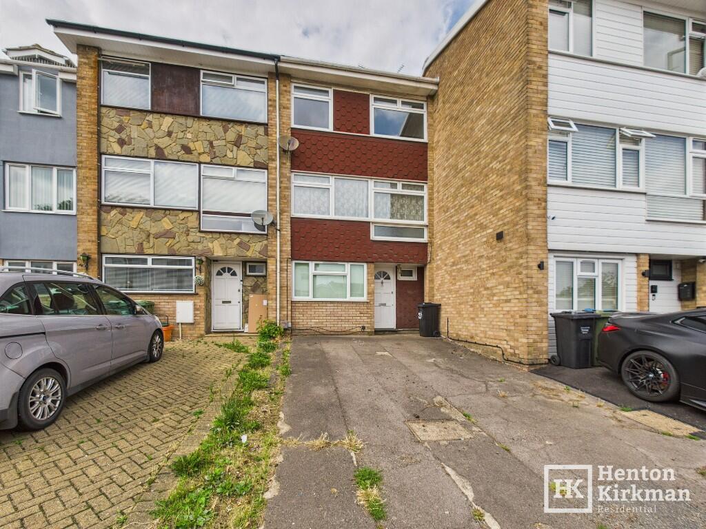 Main image of property: Meadow Rise, Billericay, Essex, CM11 2DT