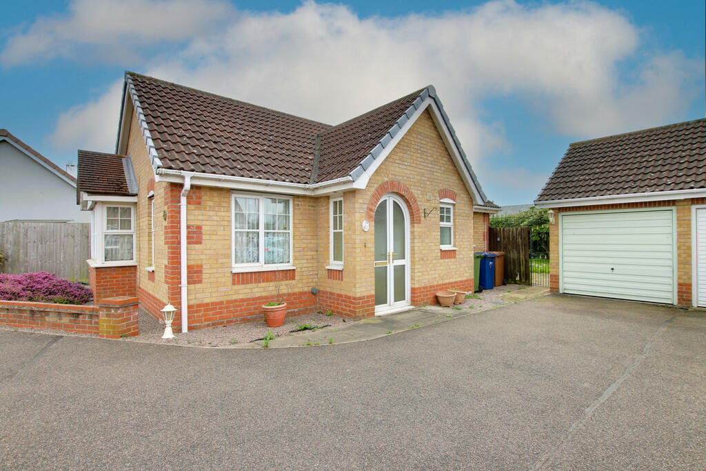 2 bedroom detached bungalow for sale in Cawood Close, March, PE15