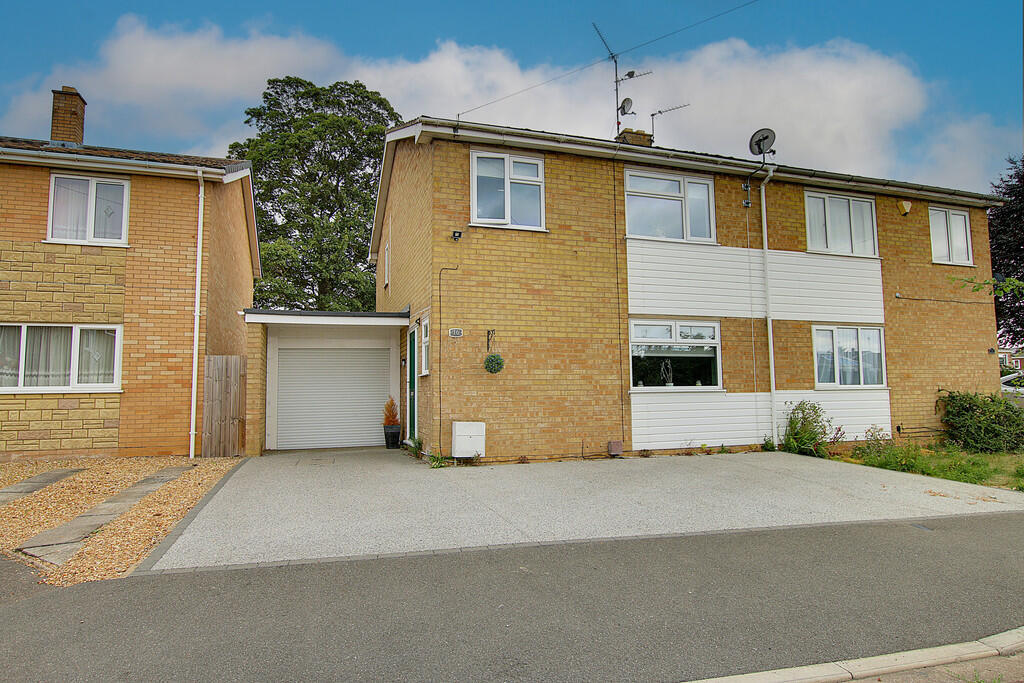 Main image of property: Ellingham Avenue, March