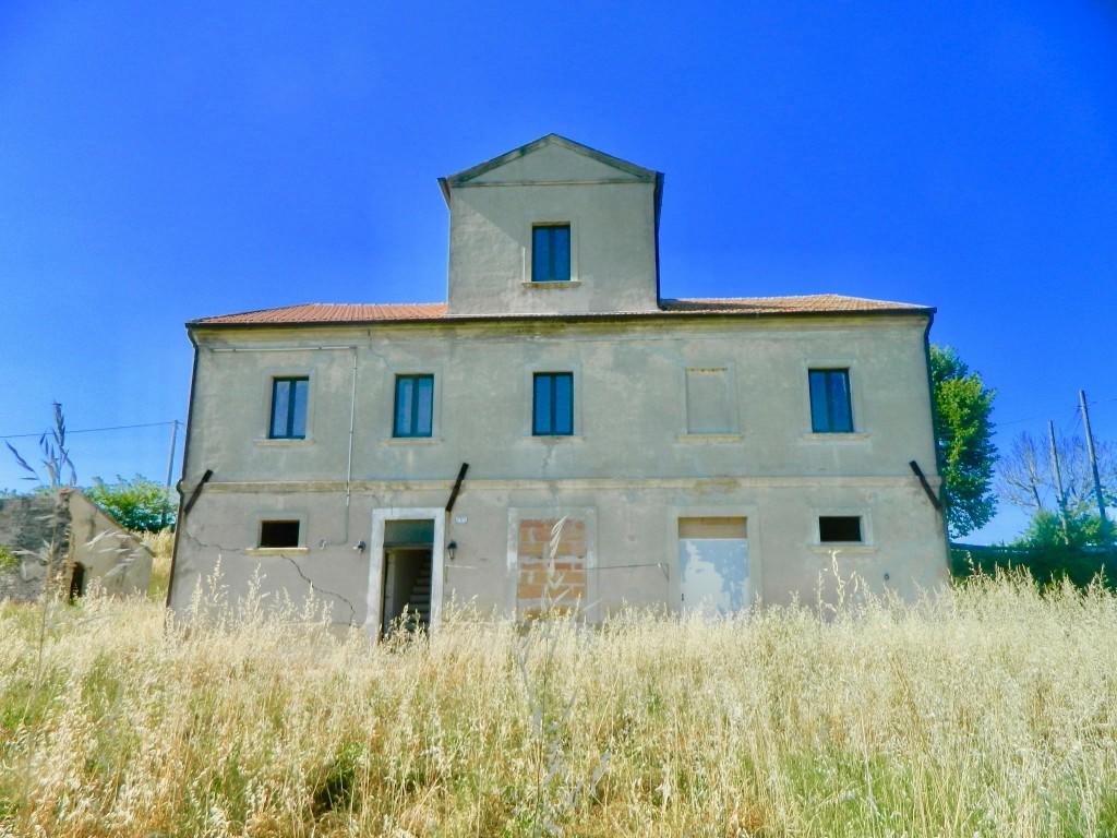 6 bedroom character property for sale in Potenza Picena, Macerata, Le