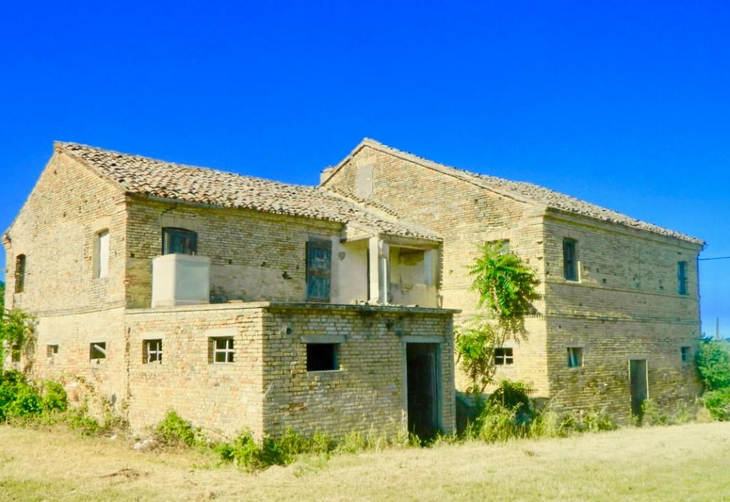 6 bedroom character property for sale in Potenza Picena, Macerata, Le