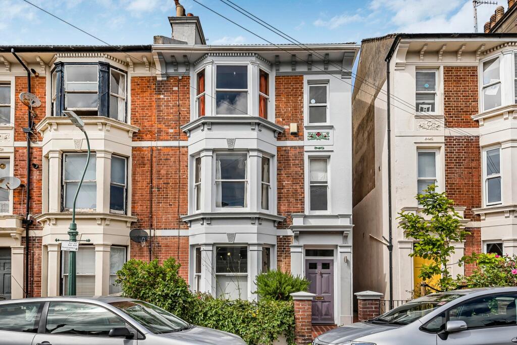 4 bedroom end of terrace house for sale in Lorna Road, Hove, East