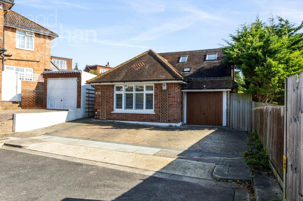 4 bedroom detached house for sale in Edward Close, Hove, East Sussex, BN3