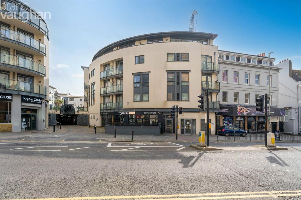 2 bedroom flat for rent in Avalon, West Street, Brighton, BN1
