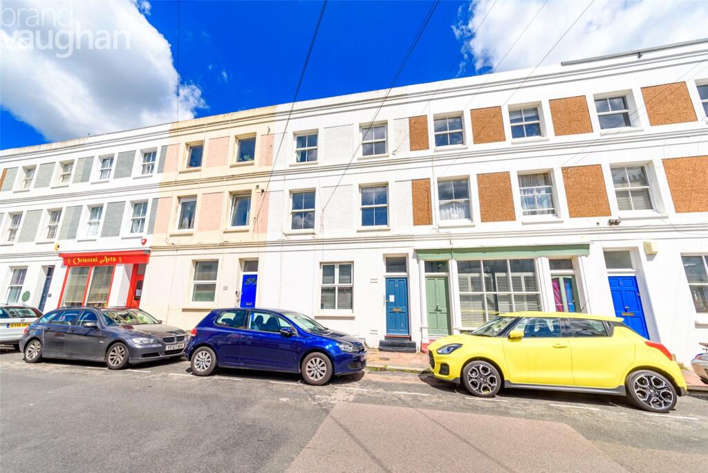 2 bedroom flat for rent in Rock Street, Brighton, East Sussex, BN2