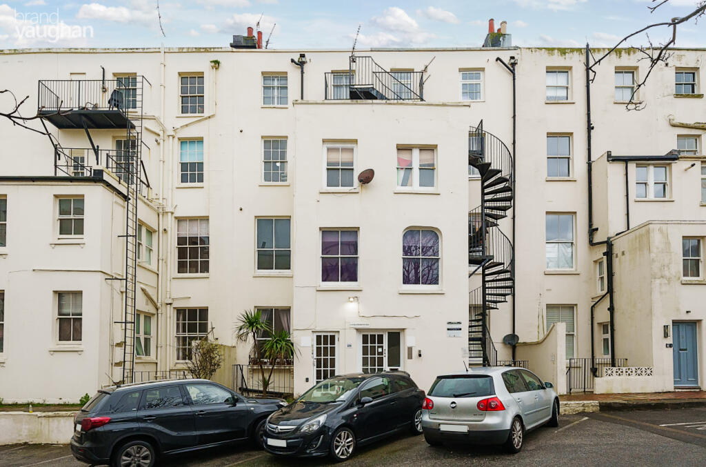 Studio flat for rent in Sillwood Place, Brighton, East Sussex, BN1