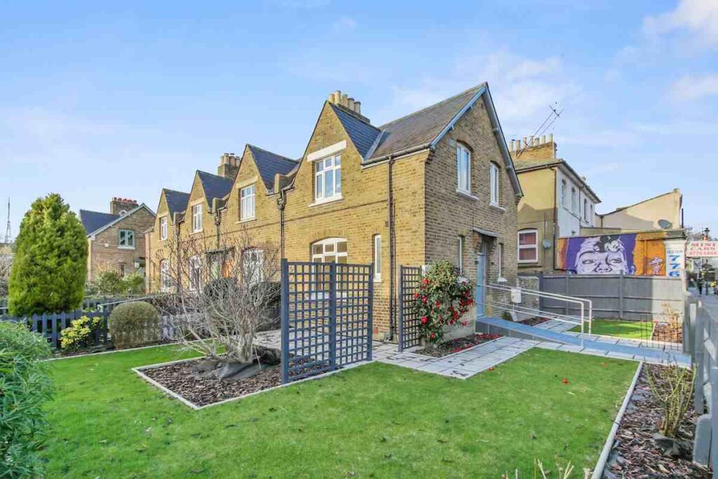 Main image of property: St Johns Cottages, London