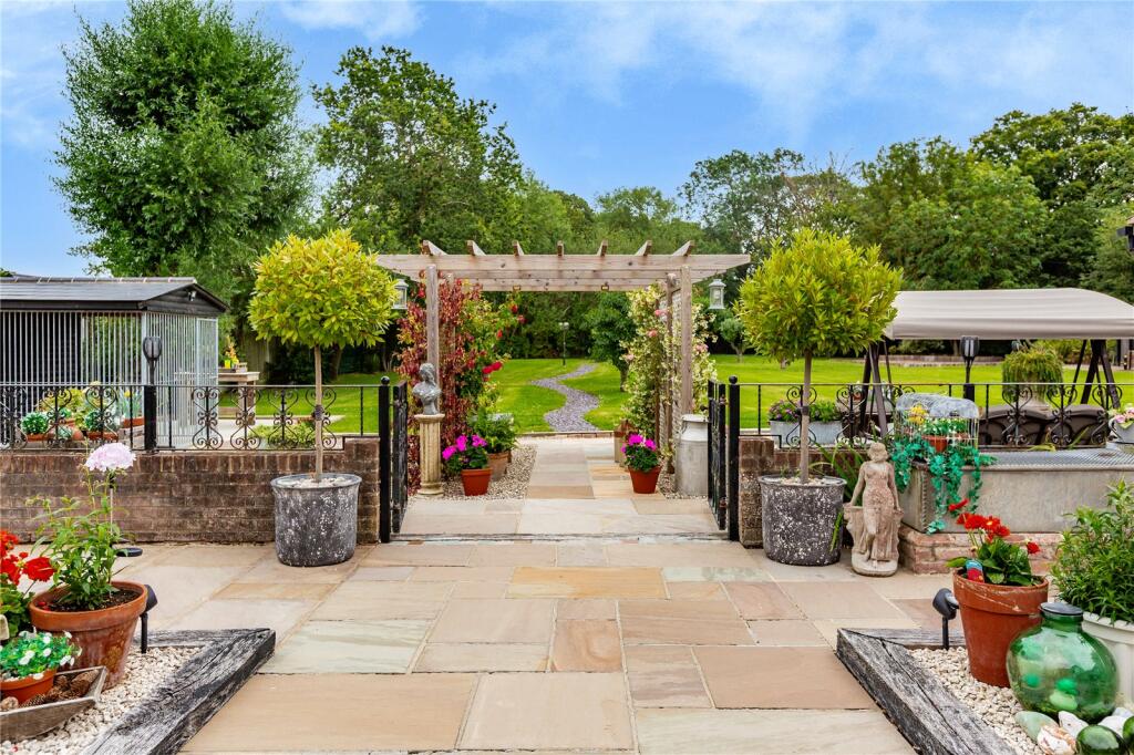 Additional property image - Main Road, Bicknacre, CM3