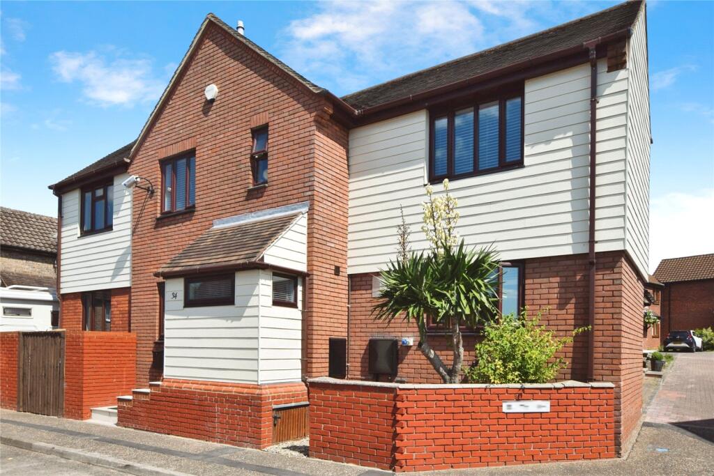 Main image of property: Berry Vale, South Woodham Ferrers, Chelmsford, Essex, CM3