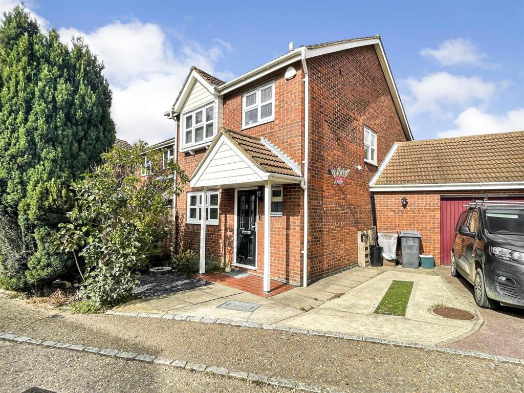Main image of property: Ashmans Row, South Woodham Ferrers, Chelmsford, Essex, CM3