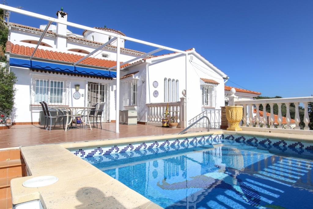 3 bedroom detached house for sale in Coin, Costa Del Sol, Spain