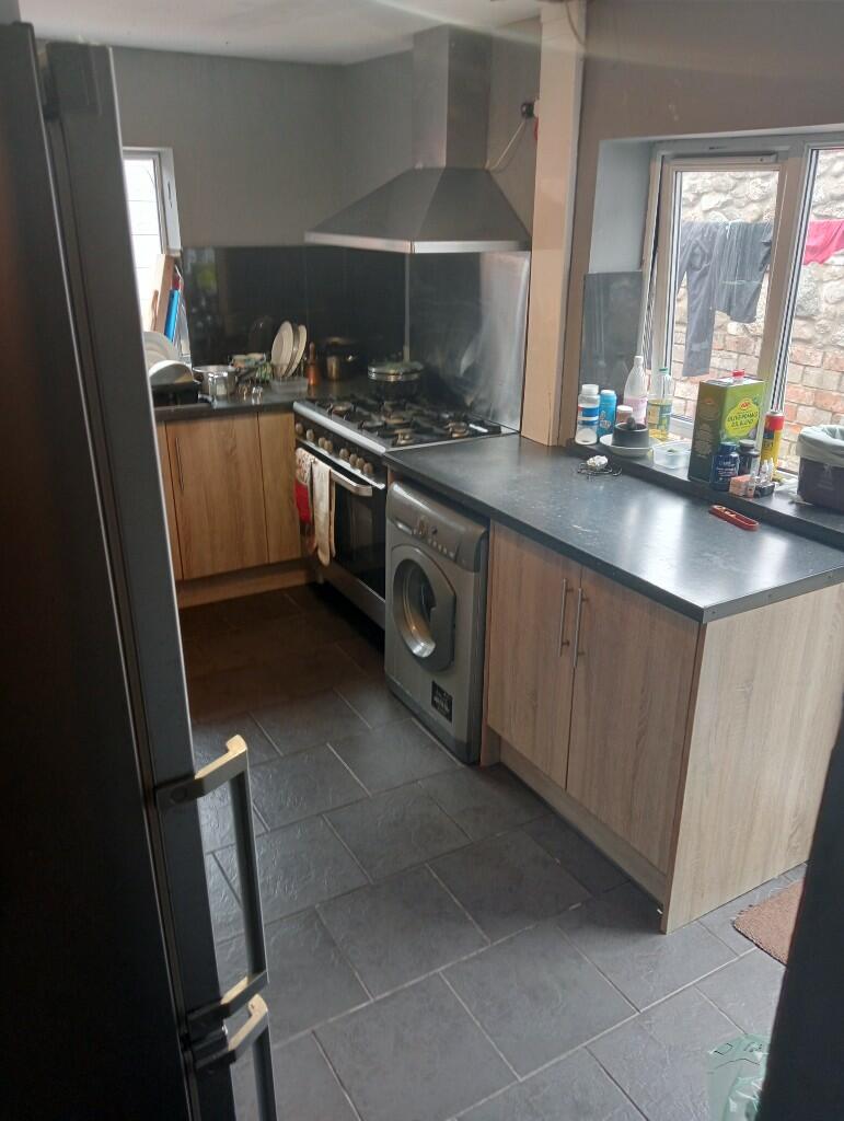 Main image of property: Broadway, Cardiff(City), CF24