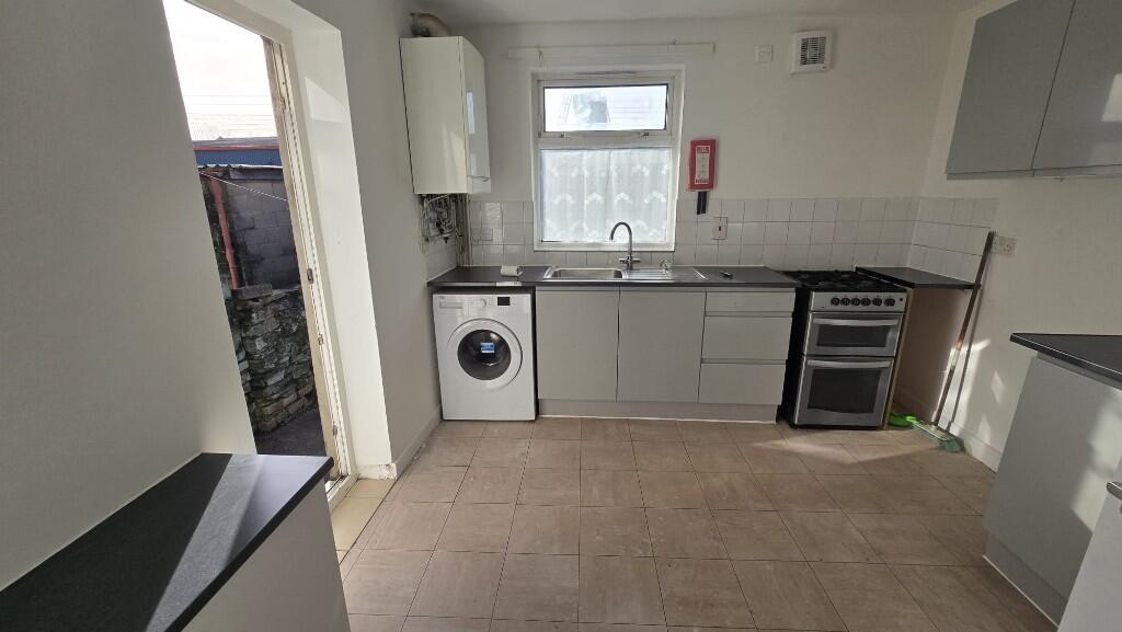 Main image of property: Tudor Street, Cardiff(City), CF11