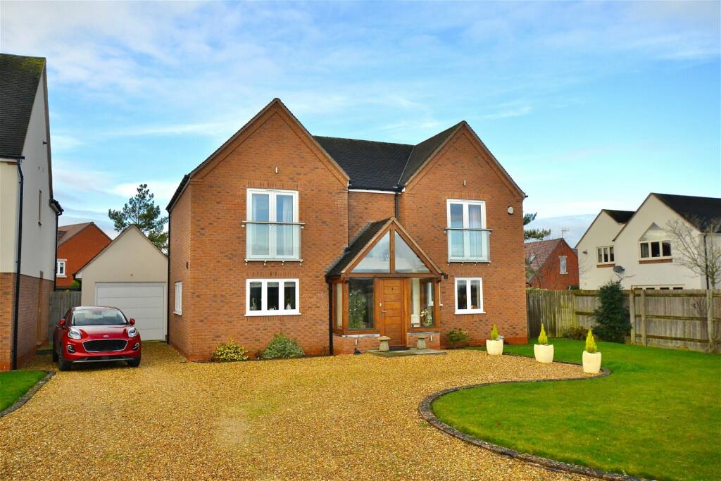 3 bedroom detached house for sale in Broadway View Bretforton Road