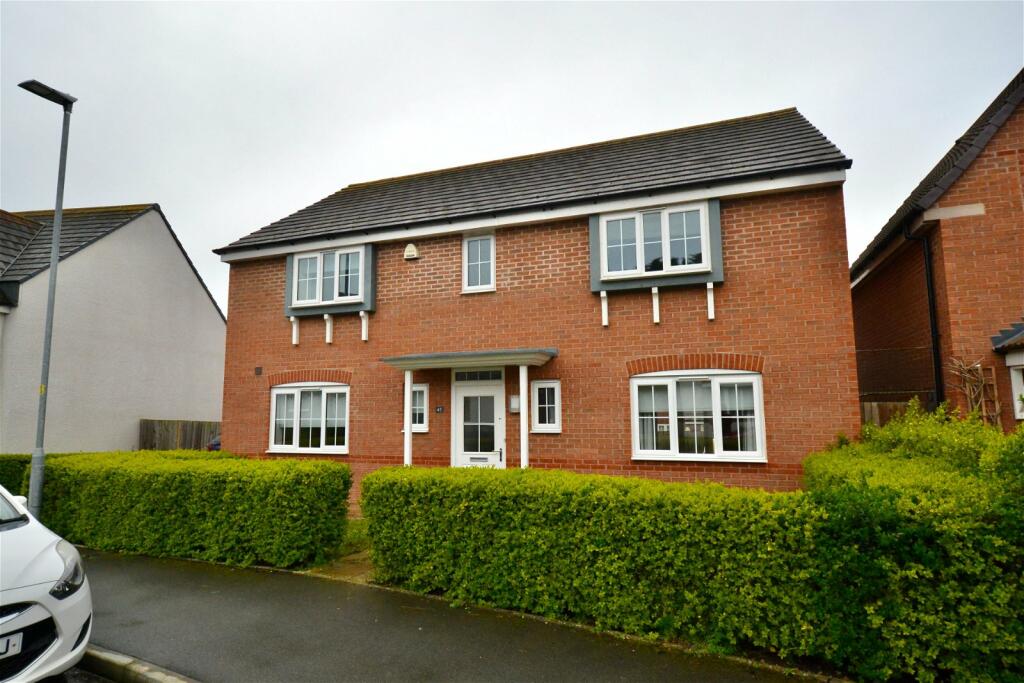 4 bedroom detached house for sale in Sunset Way, Evesham, WR11 3JX, WR11