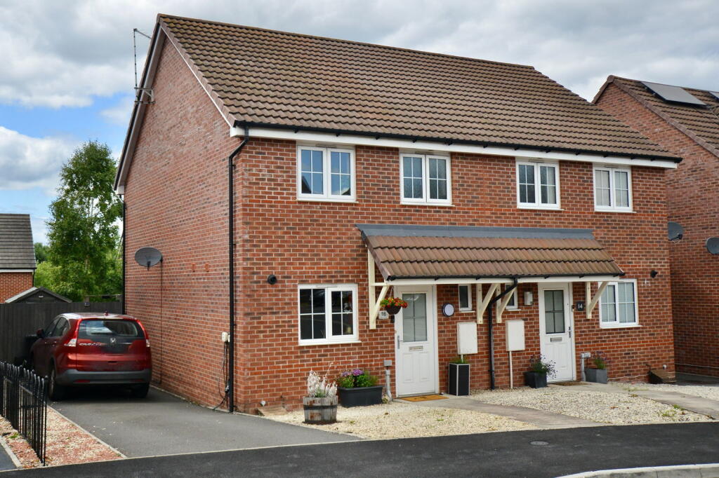 Main image of property: Laxton Crescent, Evesham, WR11 3JT