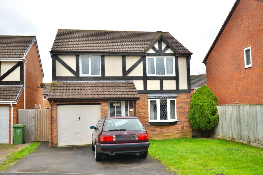 Main image of property: Foxglove Close, Evesham, WR11 1YU