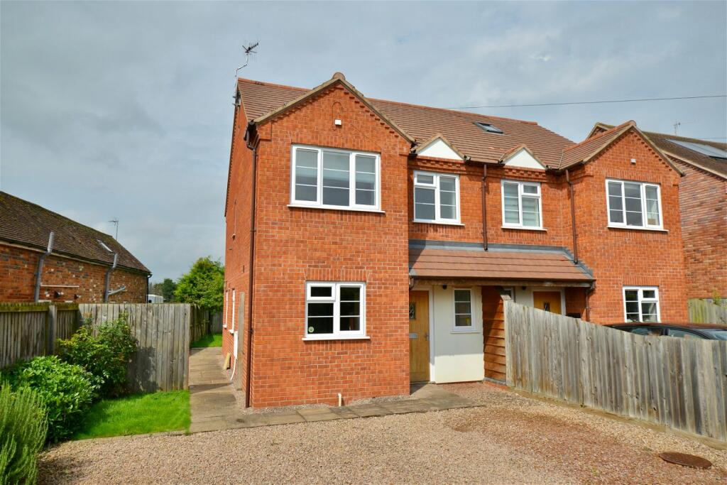 4 bedroom semidetached house for sale in Broadway Lane, Fladbury