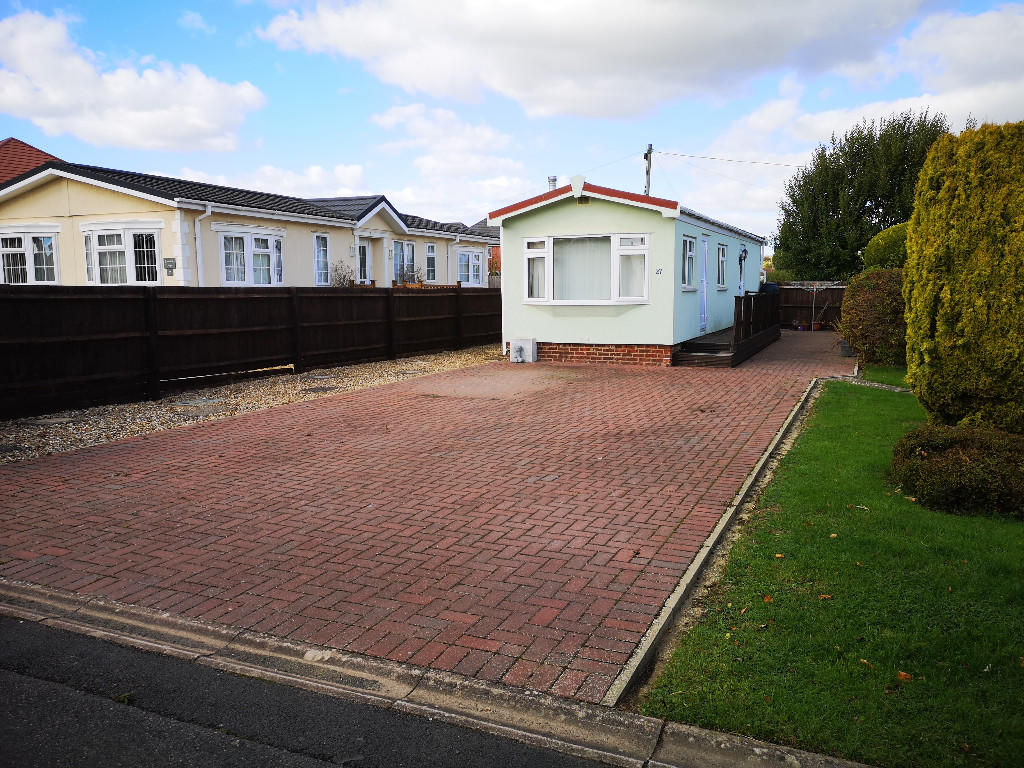 1 bedroom chalet for sale in Graceland Mobile Home Park, Farndon Road, Market Harborough