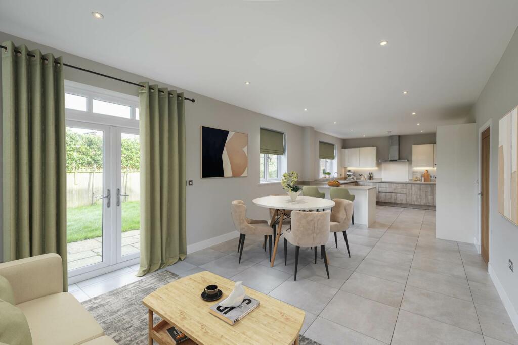 5 bedroom detached house for sale in Manor Fields, Southborough, Tunbridge Wells, TN4