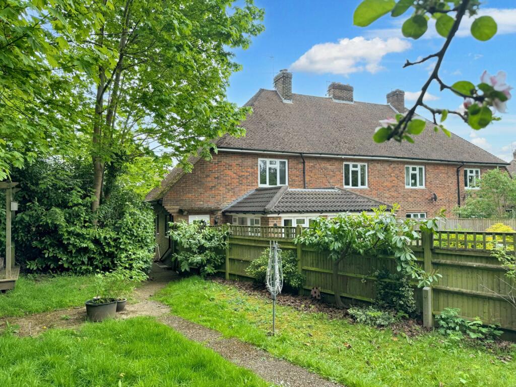 2 bedroom for sale in Grange Road, Sevenoaks, TN13