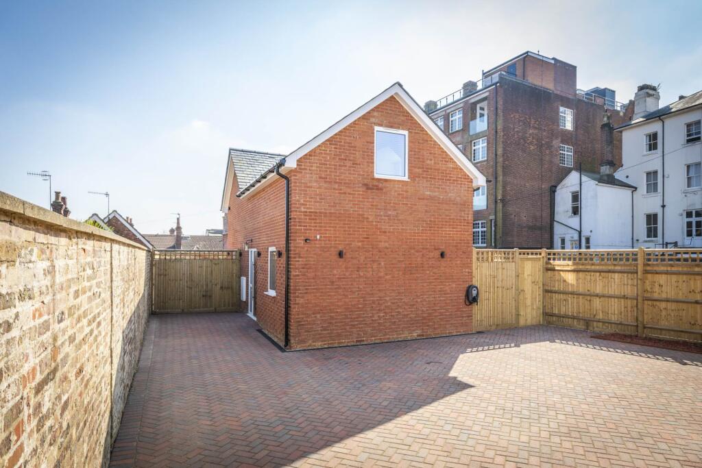 Main image of property: Grosvenor Mews, Tunbridge Wells (Central location)