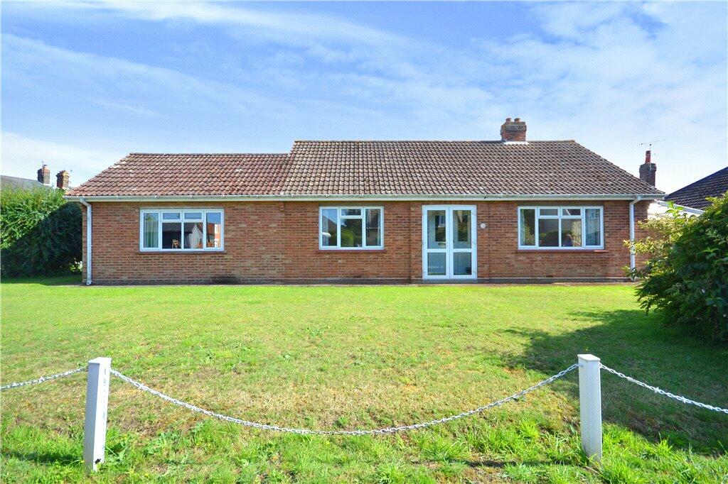 3 bedroom bungalow for sale in Grimston Lane, Trimley St. Martin