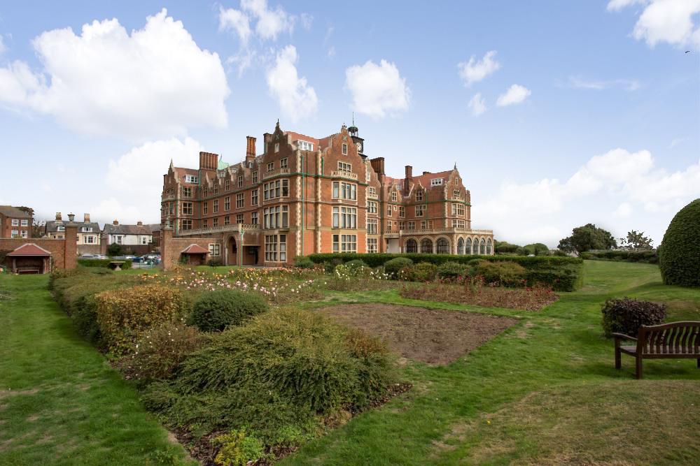 3 bedroom apartment for sale in Harvest House, Cobbold Road, Felixstowe