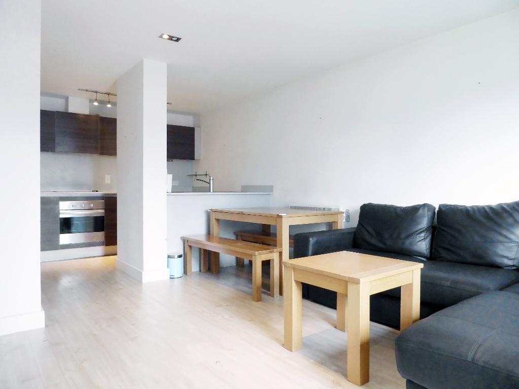 2 bedroom flat for rent in Hub, 1 Clive Passage ...