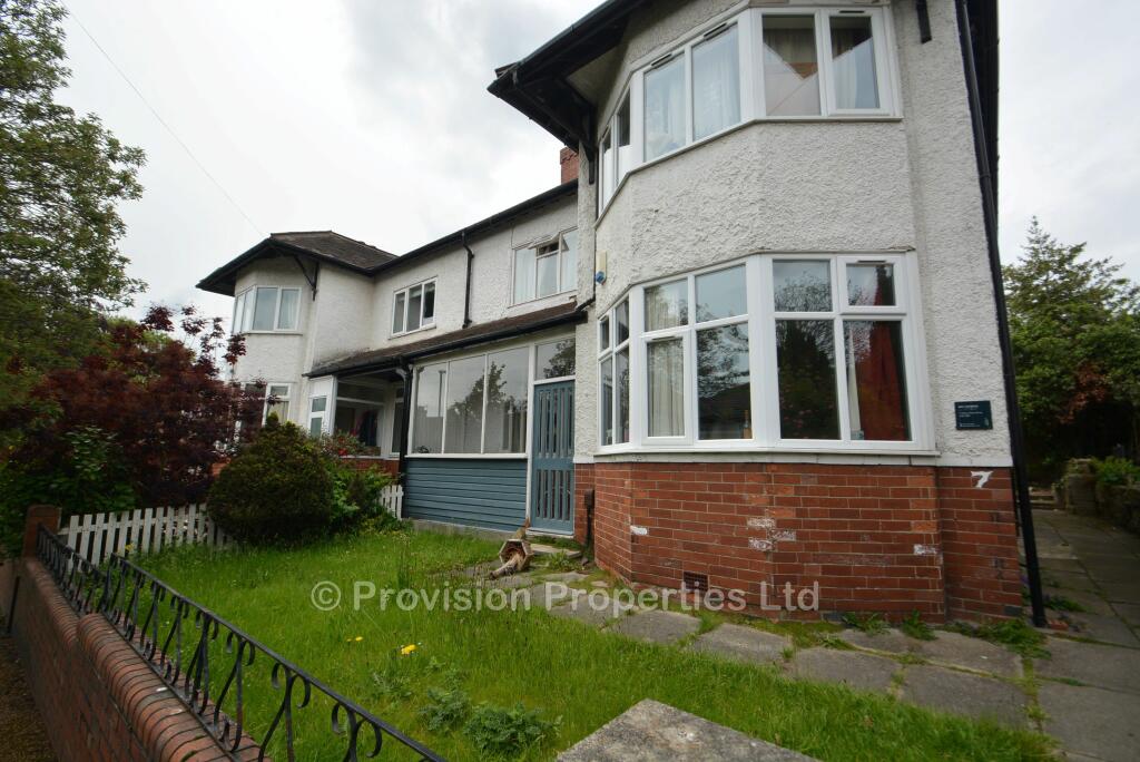 6 bedroom semidetached house for rent in Moor Park Drive, Headingley