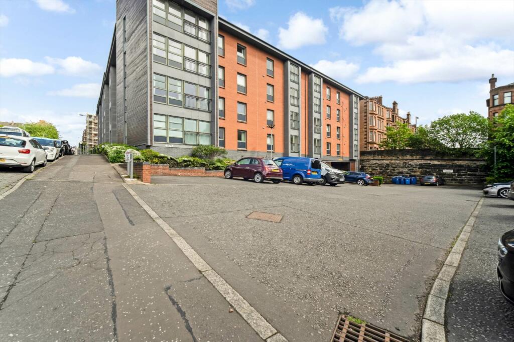 2 bedroom apartment for sale in Thornwood Avenue, Glasgow, G11