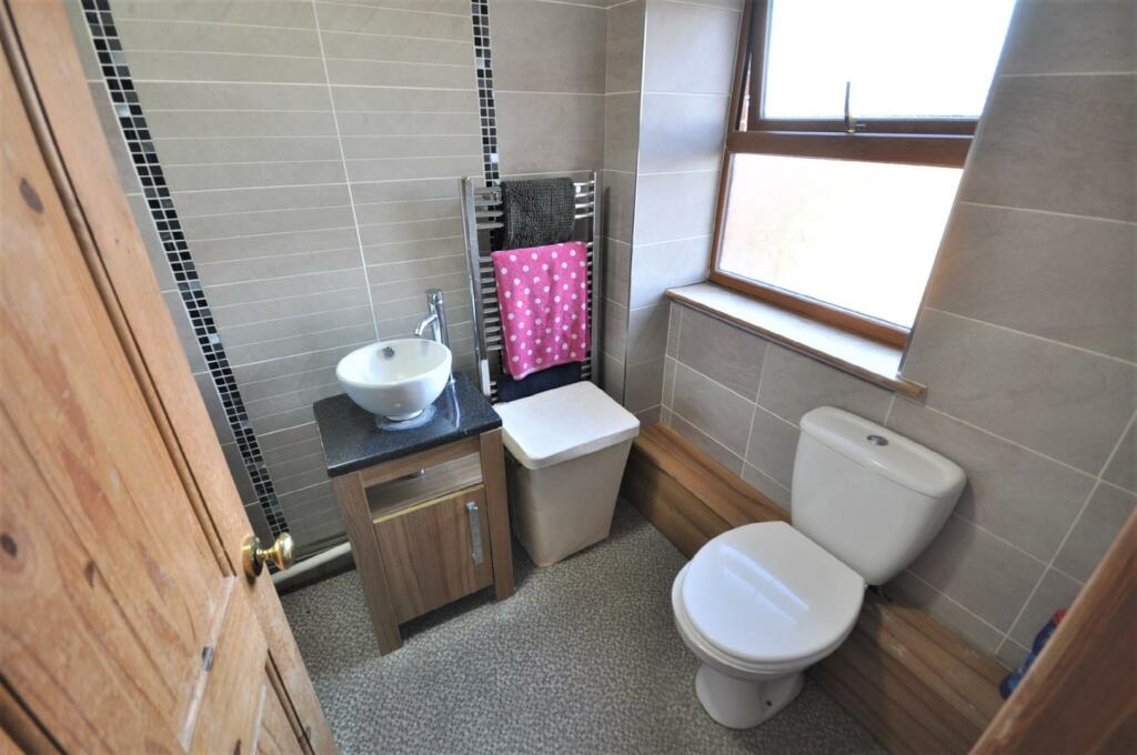 5 bedroom detached house for sale in Moss Road, Moss, Doncaster, DN6