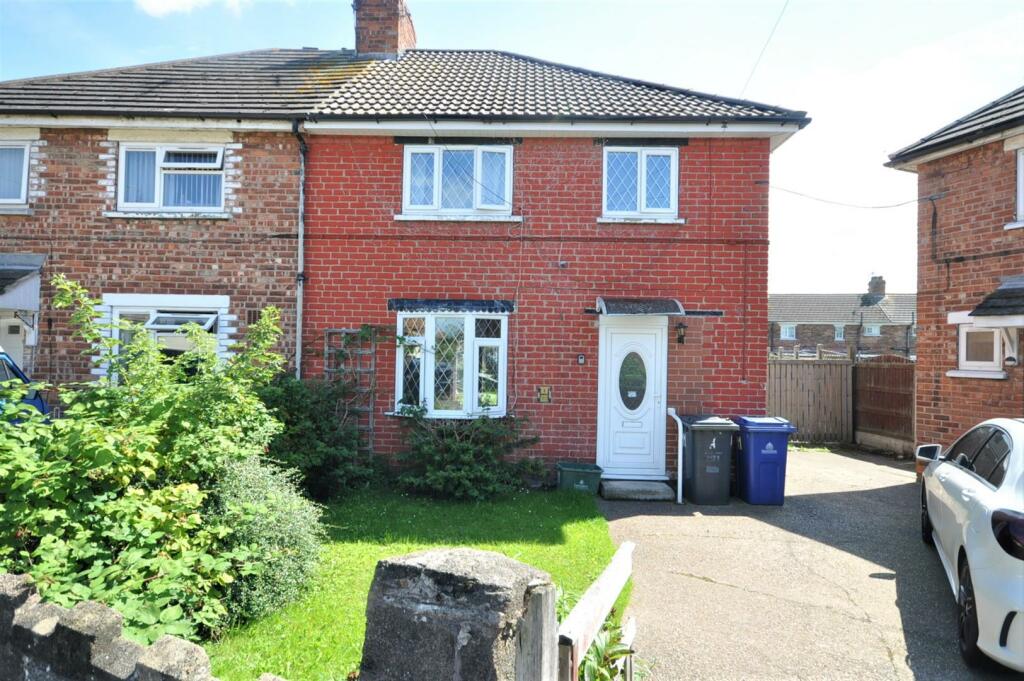 3 bedroom semidetached house for sale in Kents Gardens, Moorends