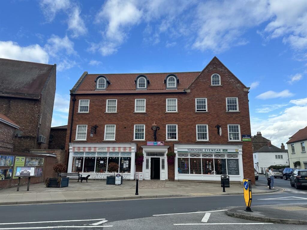 Commercial property for rent in Grace Chapman Suite, Highgate House, DN14