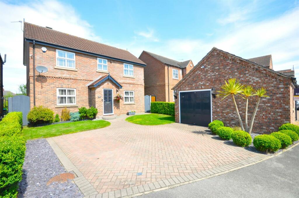 Main image of property: Canal View, Thorne, Doncaster