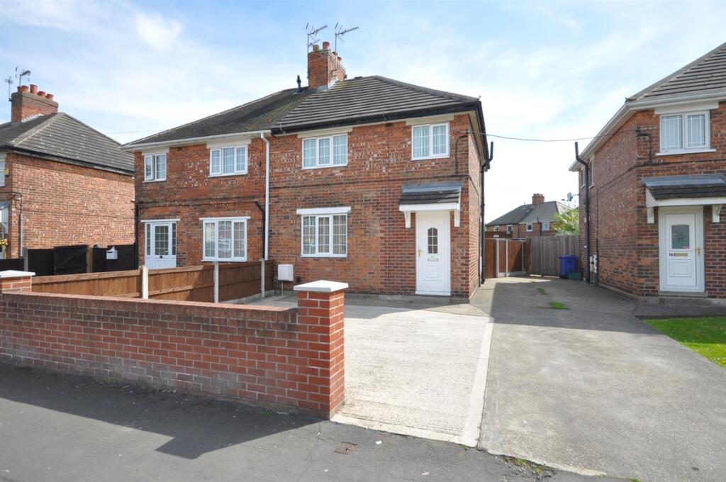 Main image of property: Park Road, Moorends, Doncaster