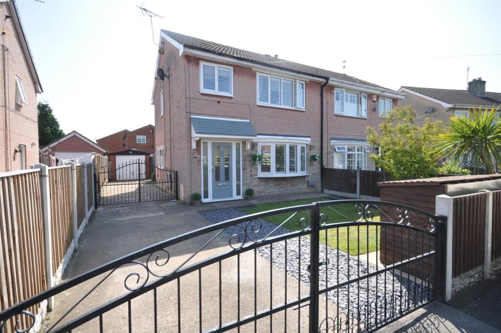 Main image of property: St. Michaels Close, Thorne, Doncaster