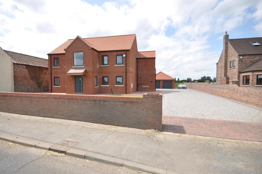 Main image of property: Bawtry Road, Hatfield Woodhouse, Doncaster, DN7