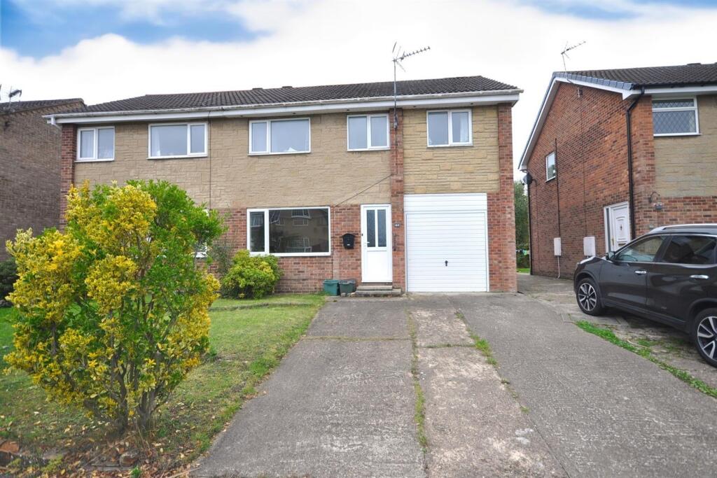 Main image of property: 44 Grampian Way, Thorne