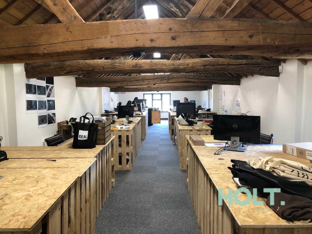 Additional property image - Priory Gates Barn, The Priory, Priory Road, Wolston, CV8 3FX