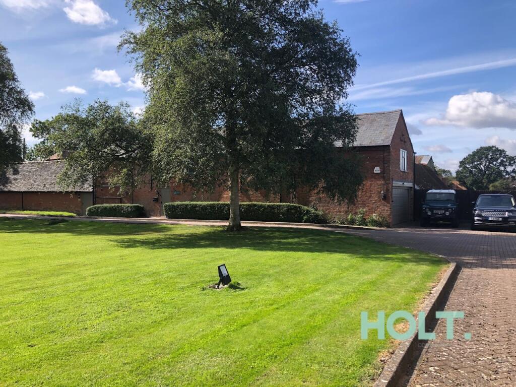 Additional property image - Priory Gates Barn, The Priory, Priory Road, Wolston, CV8 3FX