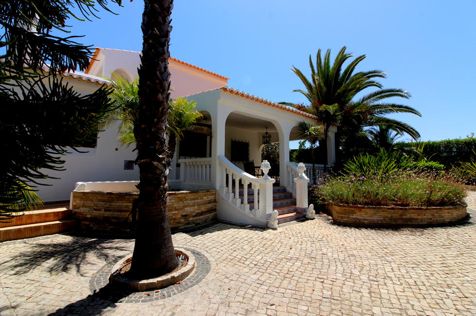 5 bedroom villa for sale in Porches, Algarve, Portugal