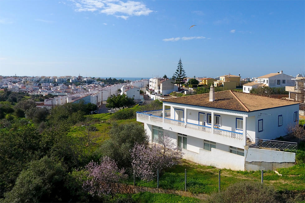 2 bedroom villa for sale in Ferragudo, Algarve, Portugal