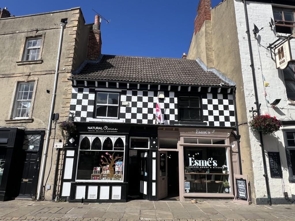 Main image of property: 4 & 4a Market Place, Knaresborough, HG5 8AG