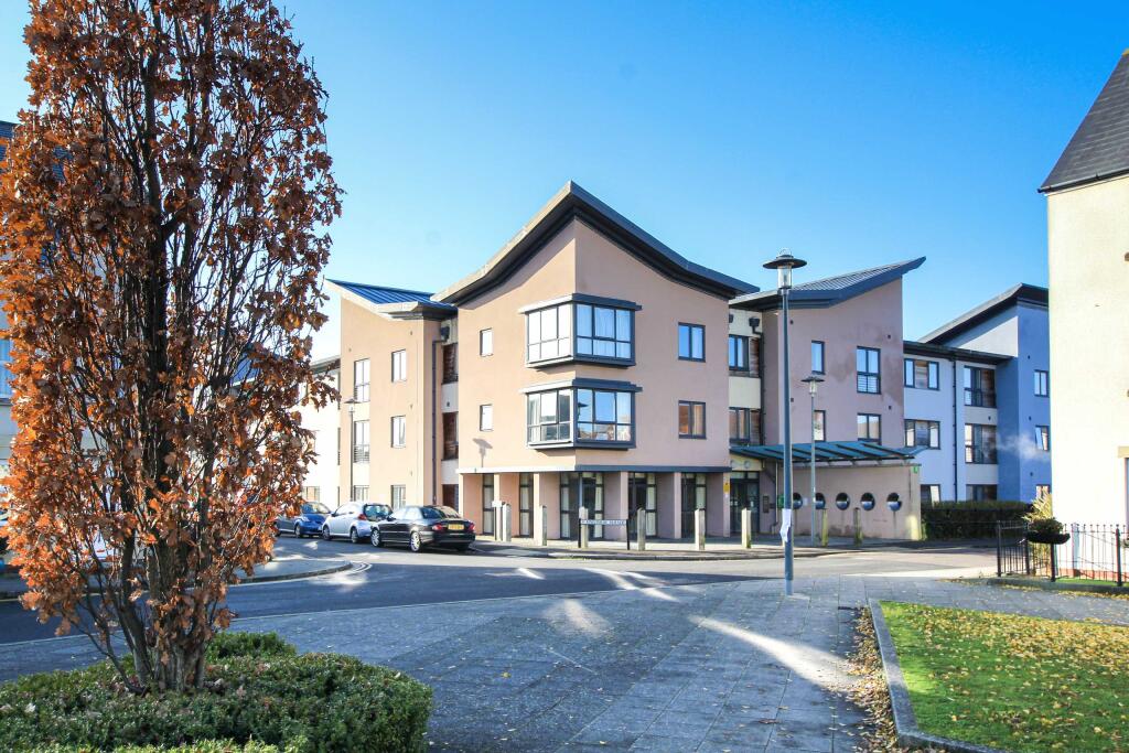 2 bedroom retirement property for sale in Waverley Court, Forth Avenue