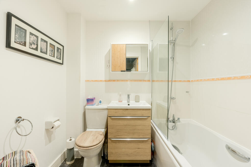 Additional property image - Pier Close, Portishead, Bristol