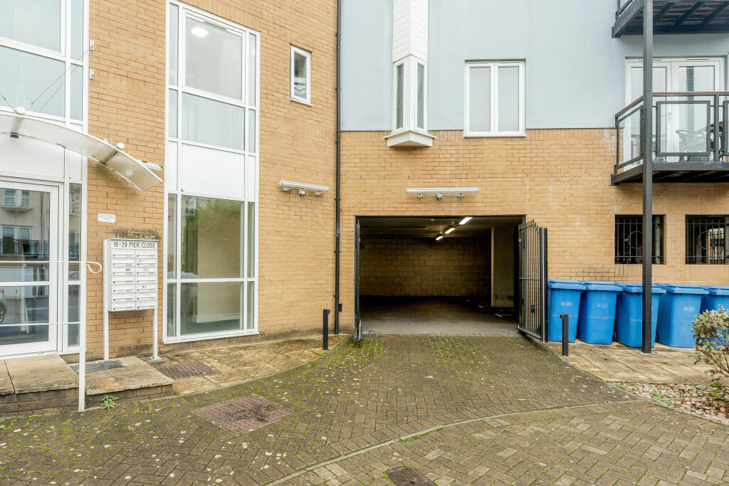 Additional property image - Pier Close, Portishead, Bristol