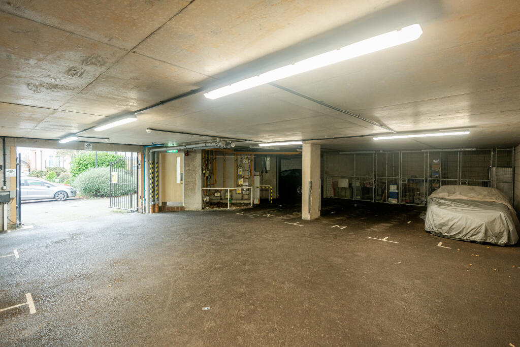 Additional property image - Pier Close, Portishead, Bristol