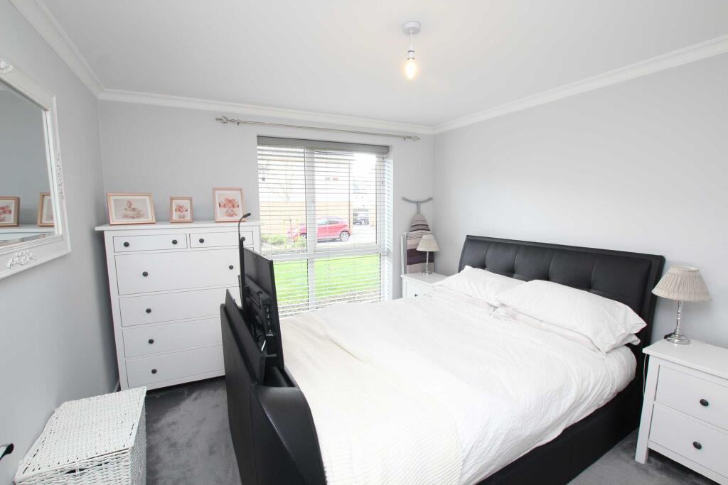 Additional property image - Kittiwake Drive, Portishead