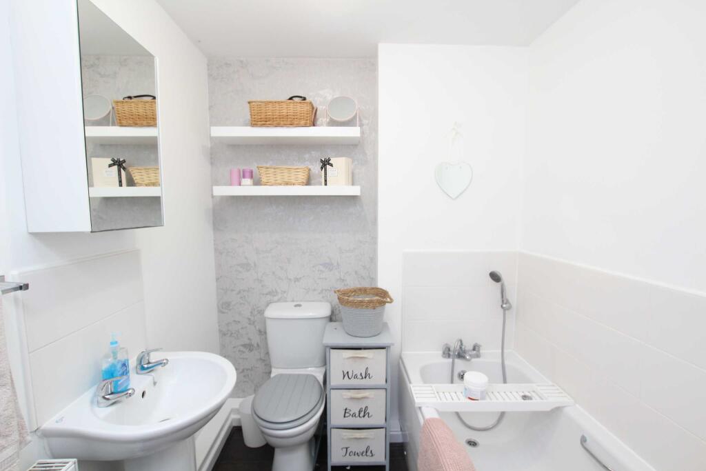 Additional property image - Kittiwake Drive, Portishead